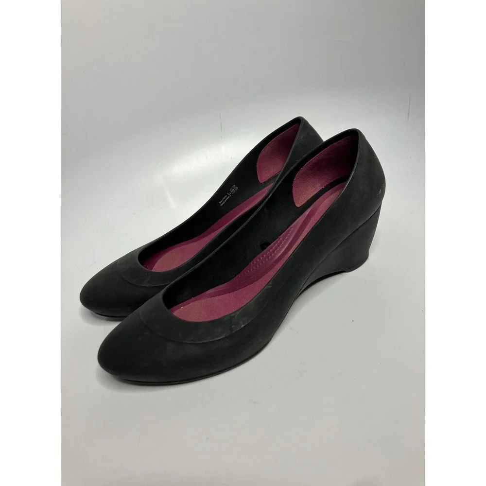 Crocs matte black Lina wedge pumps women's size‎ 9 business casual basics Eva